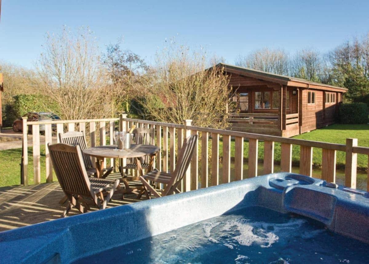 Отель Dacre Lakeside Park Brandesburton Экстерьер фото