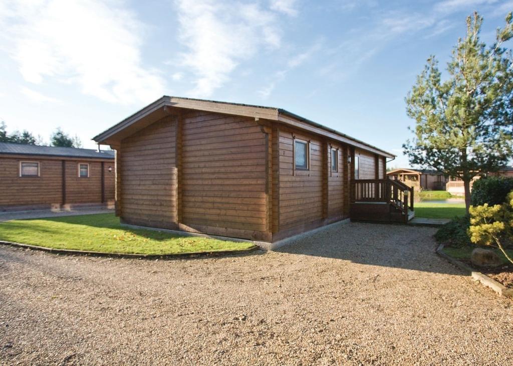 Отель Dacre Lakeside Park Brandesburton Экстерьер фото
